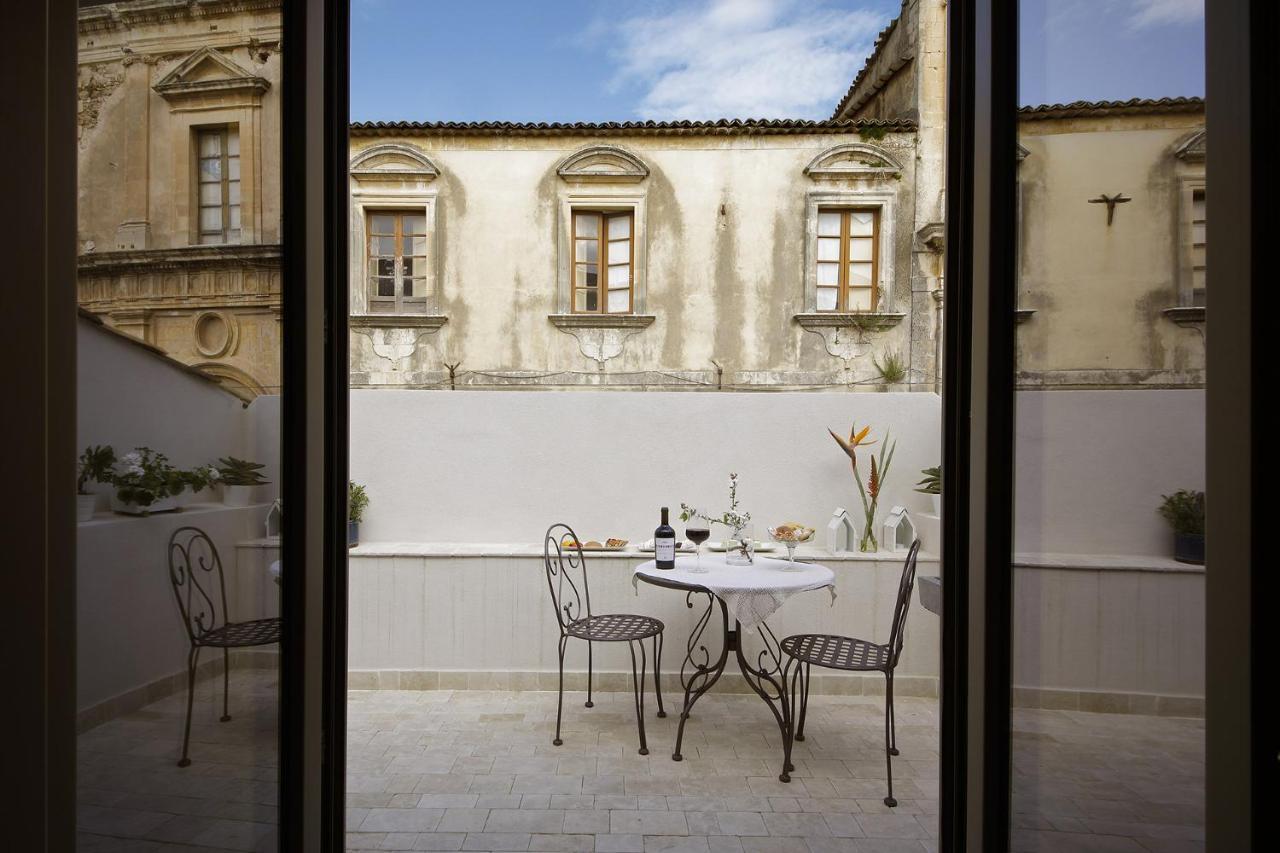 Nicotera Apartment Noto Zewnętrze zdjęcie