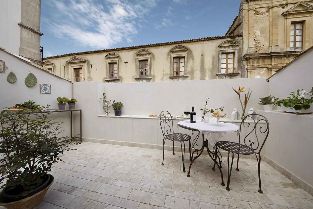 Nicotera Apartment Noto Zewnętrze zdjęcie